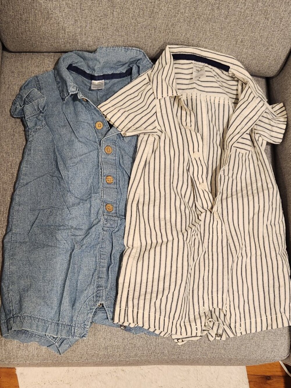 Unisex Carter's short sleeve romper x 2 lot 18 months